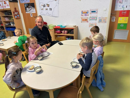 Tradicionalni slovenski zajtrk v vrtcu in OŠ Žirovnica 1